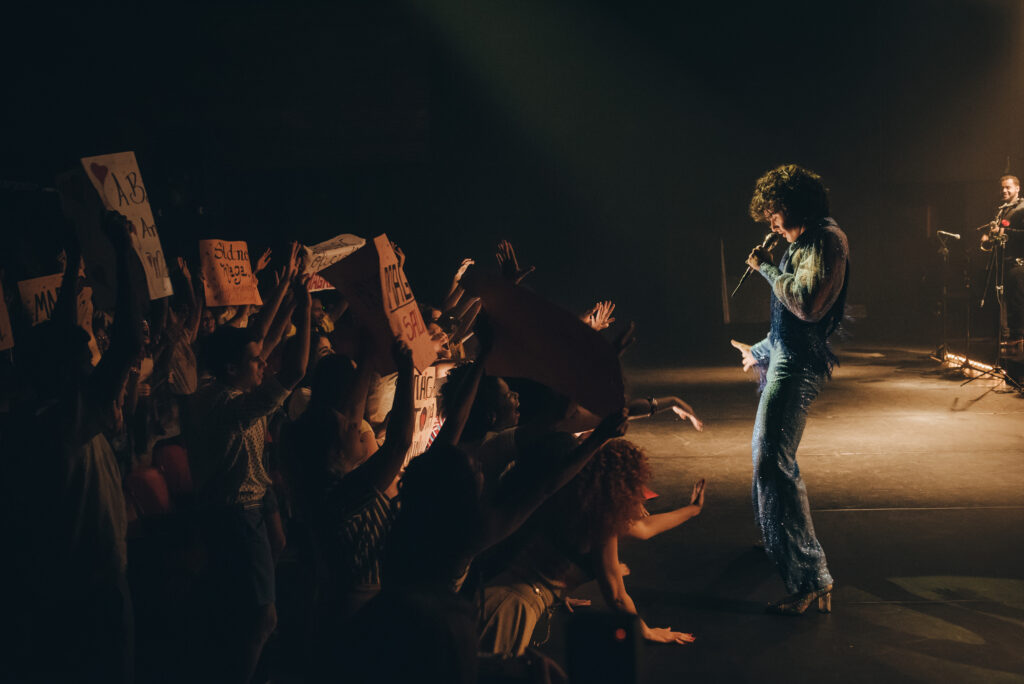 'Meu Sangue Ferve por Você', cinebiografia de Sidney Magal ganha trailer; assista 1 OMSFPV Still 2