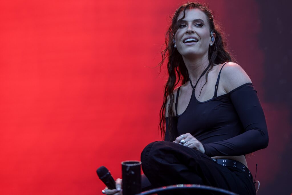 Prazer, Fletcher: em dia de Blink-182, cantora se apresenta ao Brasil 1 fletcher