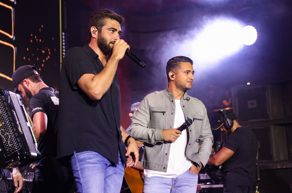 Fãs de Henrique e Juliano formam filas enormes para show em Belém 1 Henrique e Juliano