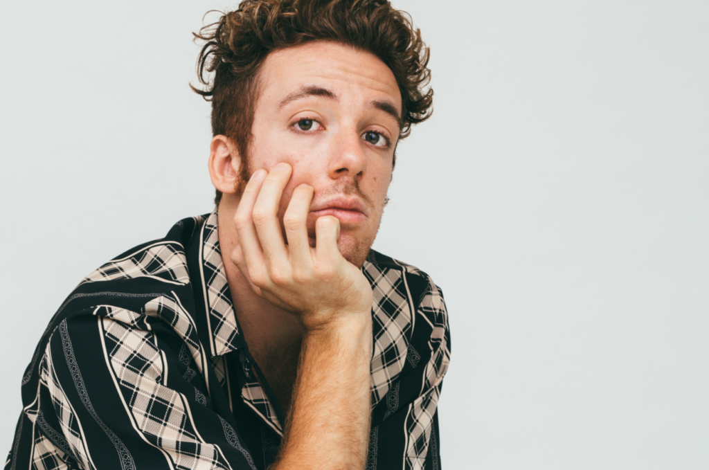 João Côrtes canta e dança em nova temporada de 'Encantado's', do Globoplay 1 Ator vai protagonizar um episódio musical na série da plataforma de streaming