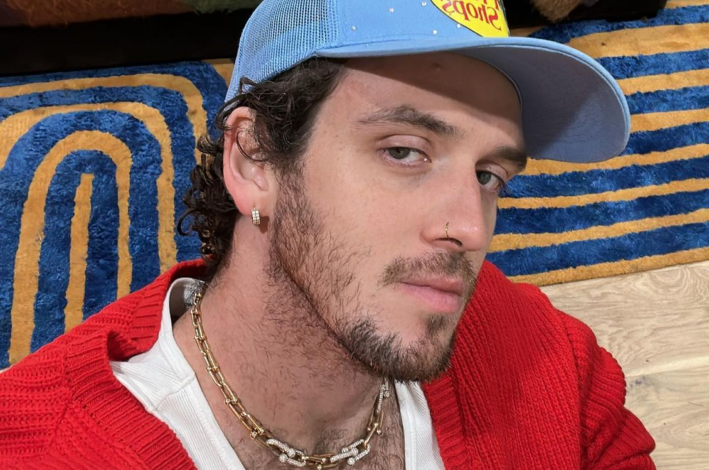 Lauv abraça sexualidade e revela gostar de homens: 'Feliz e confortável' 1 Lauv