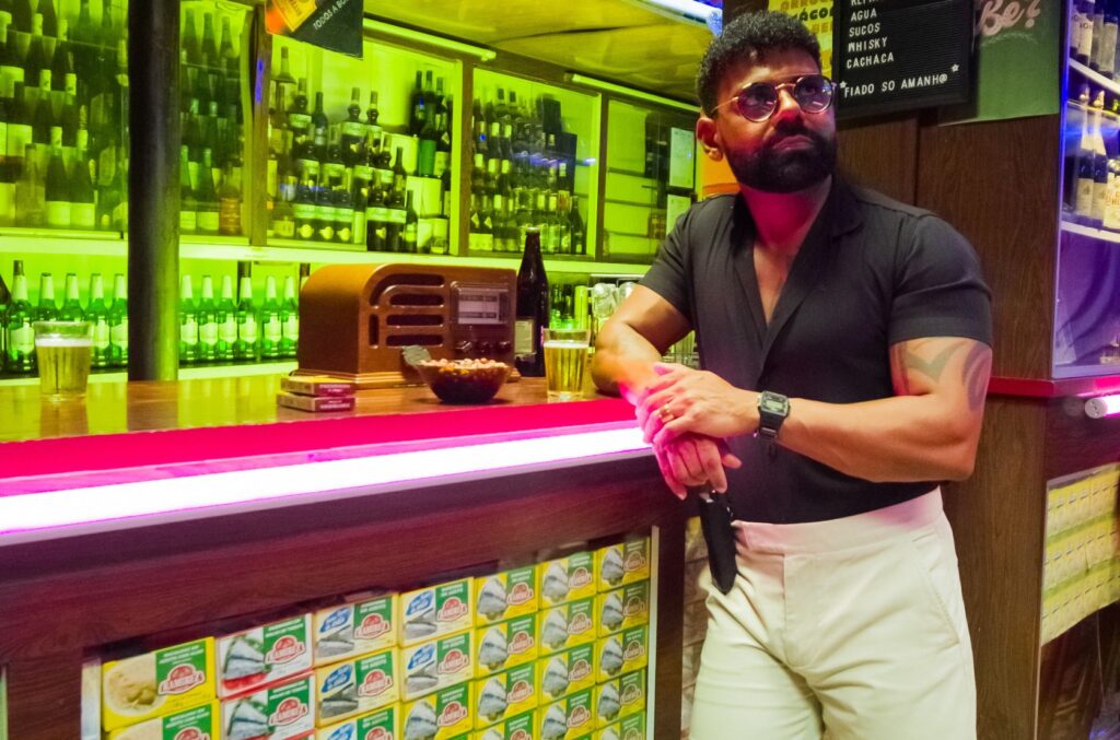 Pablo grava projeto audiovisual intimista em bar centenário em Salvador 1 pablo