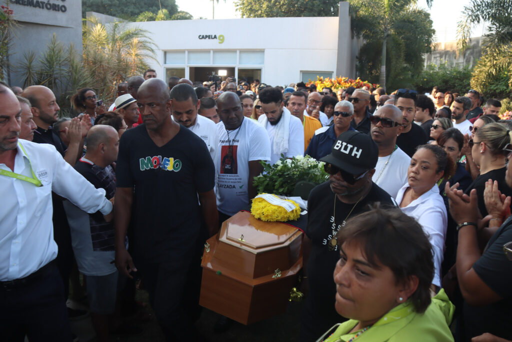 Velório de Anderson Leonardo reúne fãs, homenagens e coerografias no RJ 1 74A32D65 9624 4EF5 8D05 943BC1CCC1F2