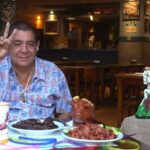 Zeca Pagodinho comemora dia de São Jorge com 120 quilos de feijão