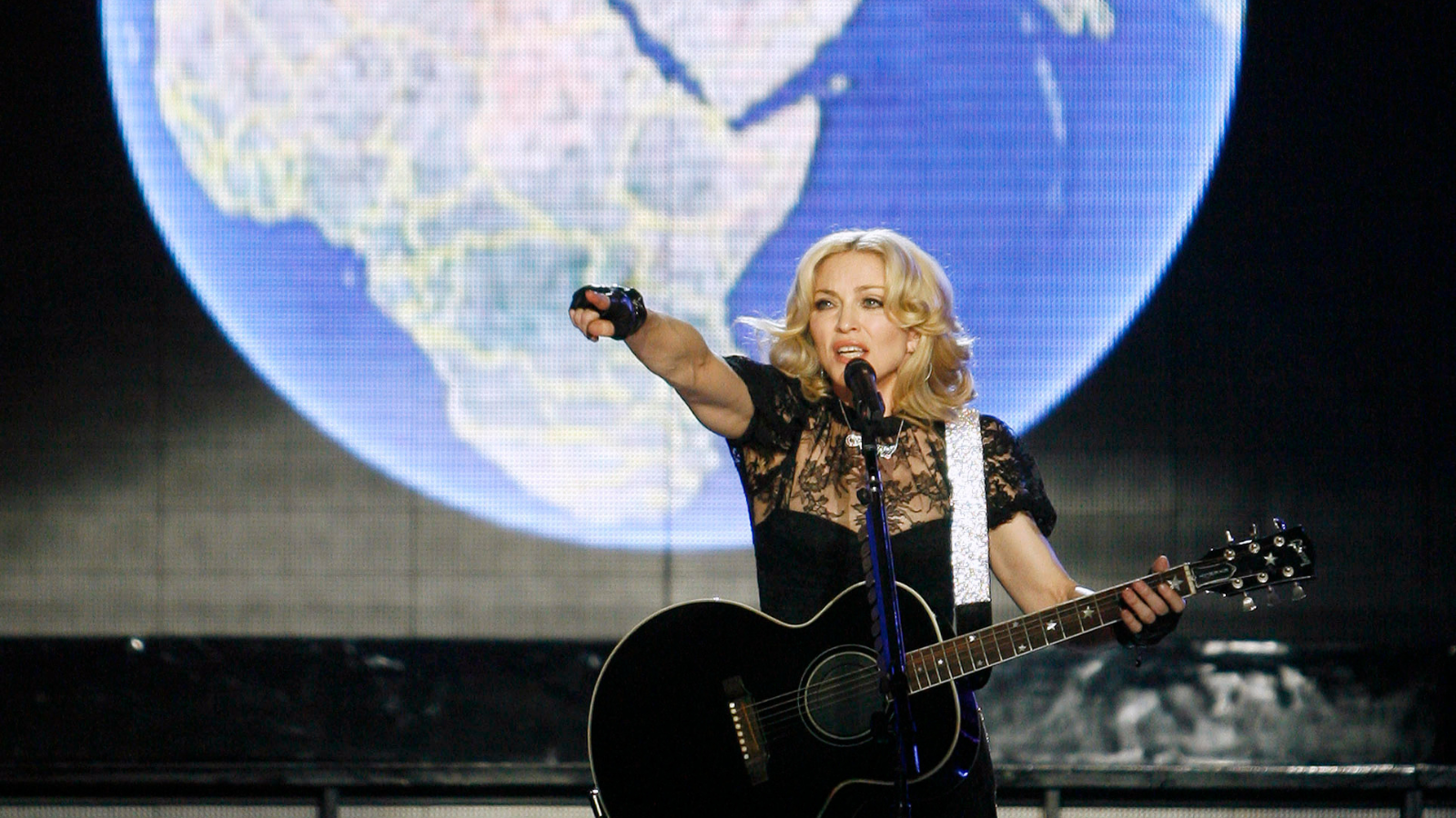 Madonna fala sobre adaptação de show em Copacabana: ‘Surpresas’