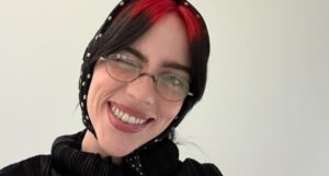 Billie Eilish se tornou terceira artista com 100 milhões de ouvintes mensais no Spotify