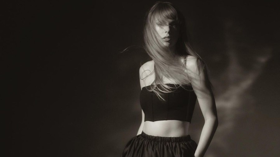Citado por Taylor Swift, Charlie Puth mostra nova música: ‘Últimos dias foram loucos’