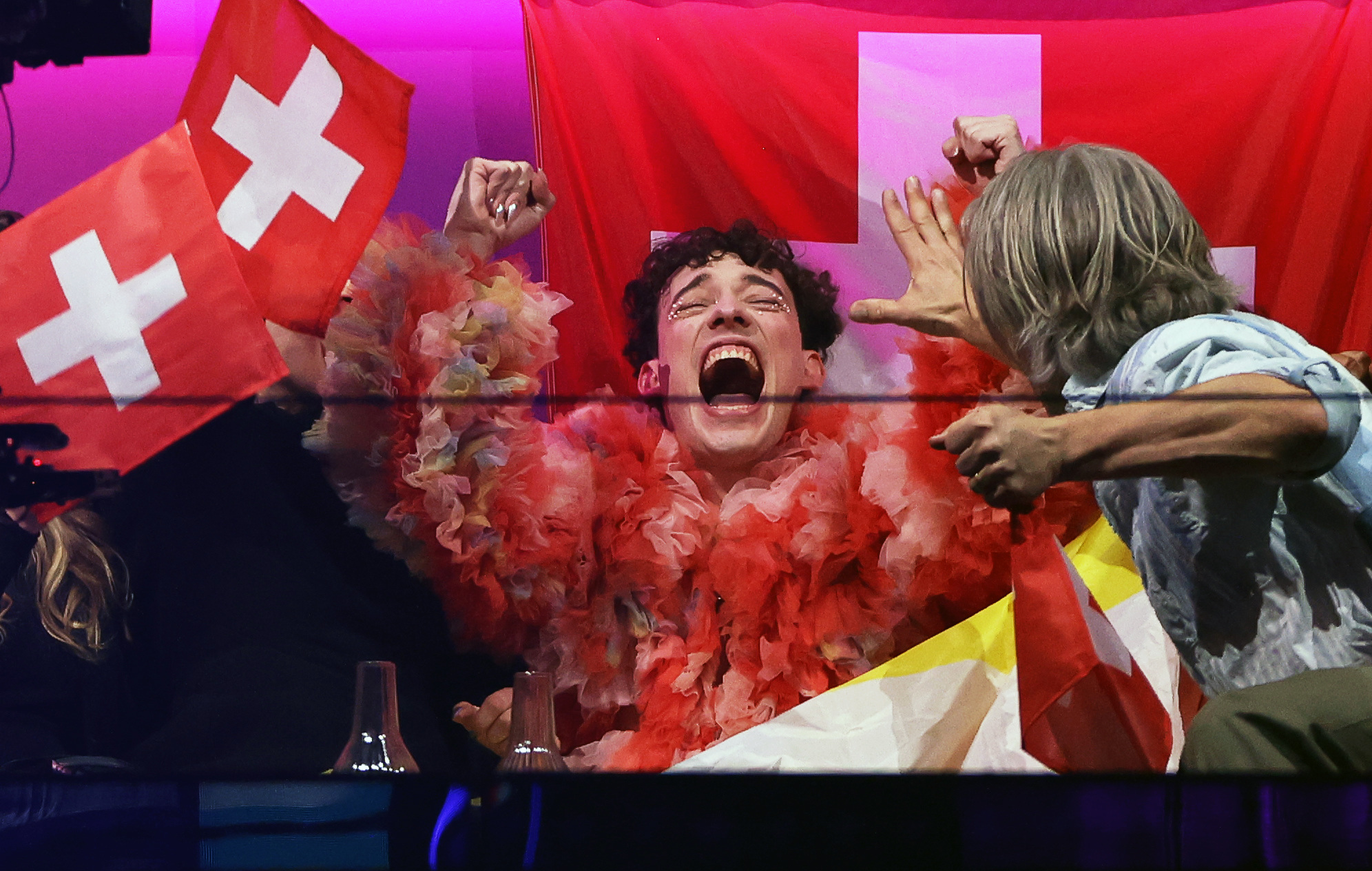 Nemo, da Suíça, vence o Eurovision 2024 com a canção ‘The Code’