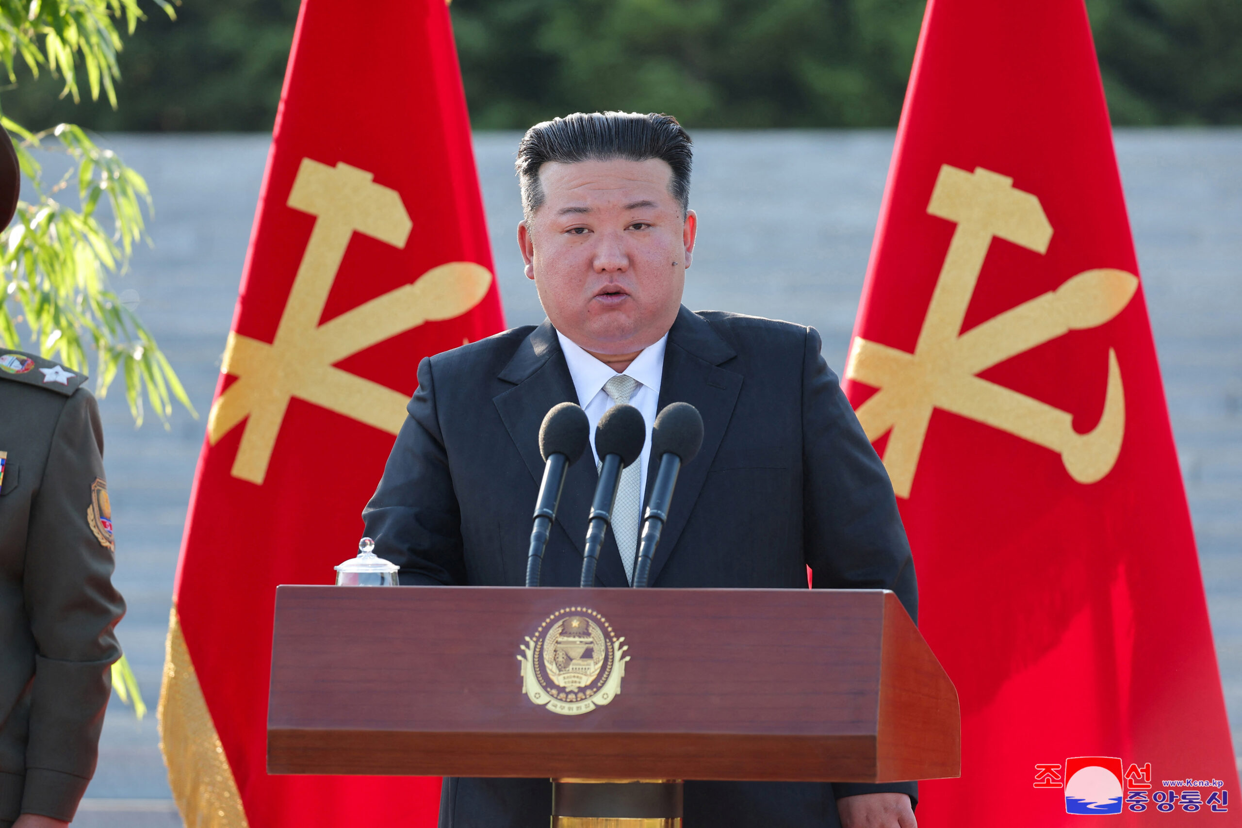 Kim Jong Un teria enviado balões com cocô para a Coreia do Sul contra o kpop