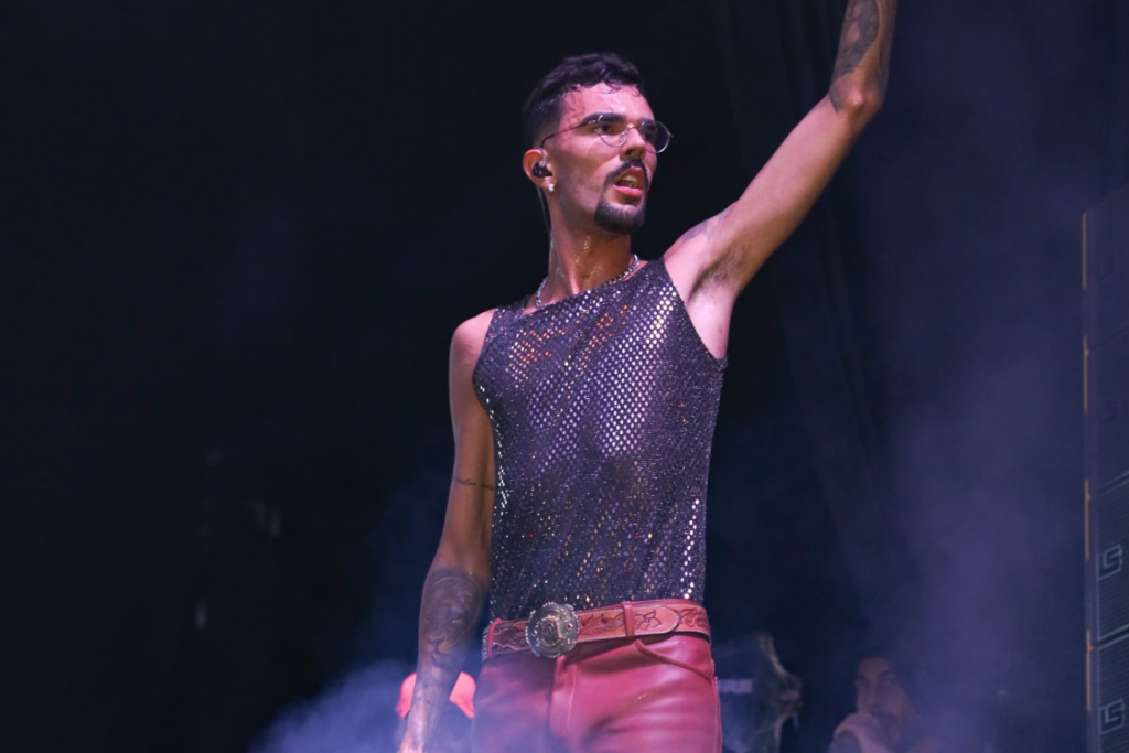 Luan Pereira grava clipe e arrecada R$ 200 mil para o Rio Grande do Sul 1 Design sem nome 2024 05 07T163704.186