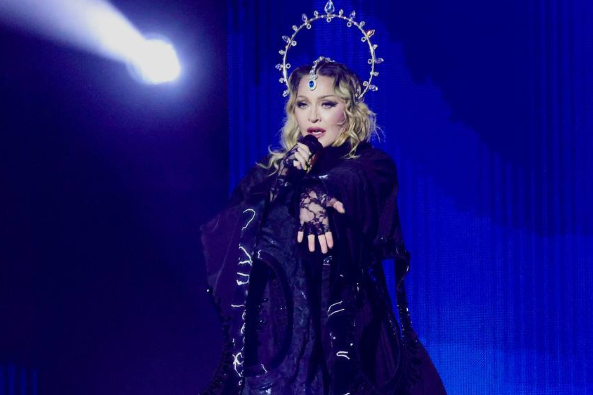 Reprise de Madonna muda de horário para transmissão de show de Luan Santana