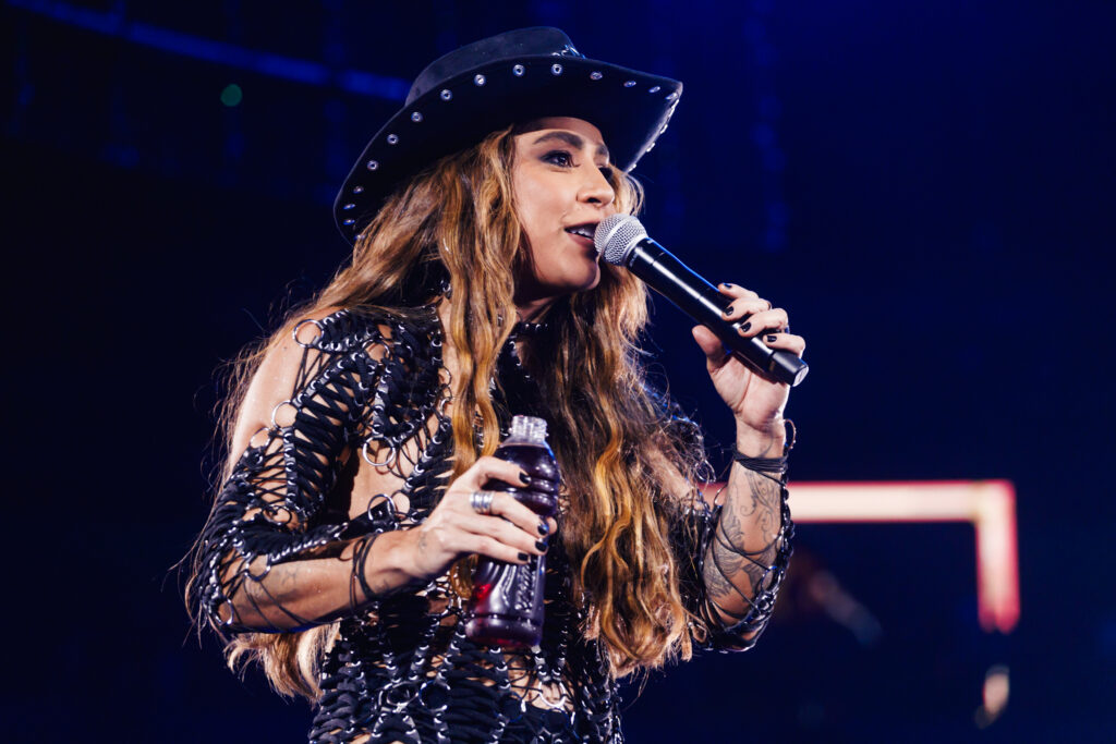 Lauana Prado repaginou sucesso com versão MTG