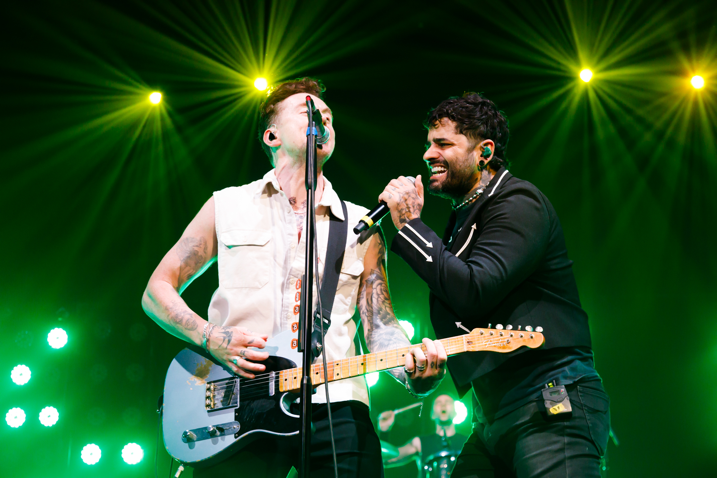 McFly canta single com Fresno pela primeira vez em show no Brasil