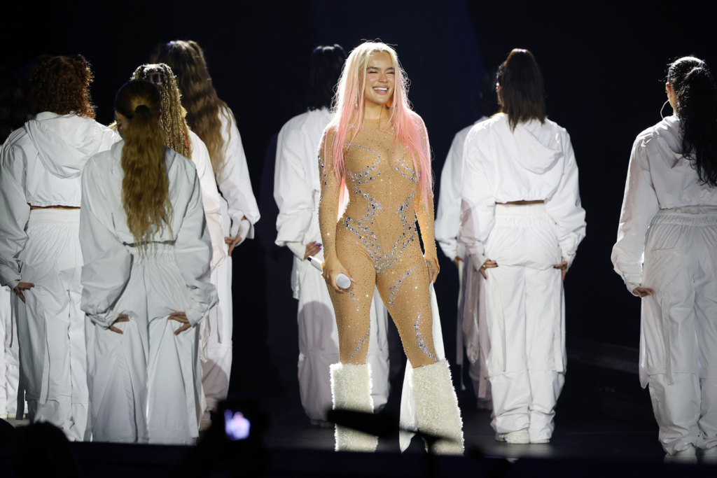 Cantora Karol G em show da turnê 'Manaña Será Bonito'