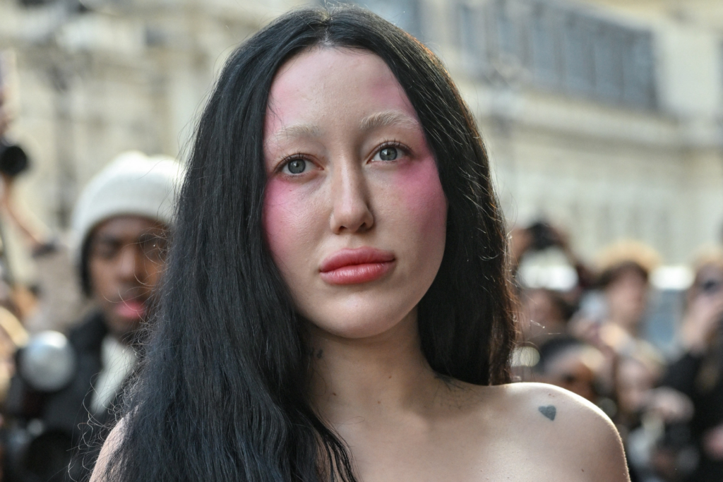 C6 Fest: Noah Cyrus promete show memorável em sua 1ª vez no Brasil 1 Noah Cyrus faz sua estreia no Brasil no festival C6fest