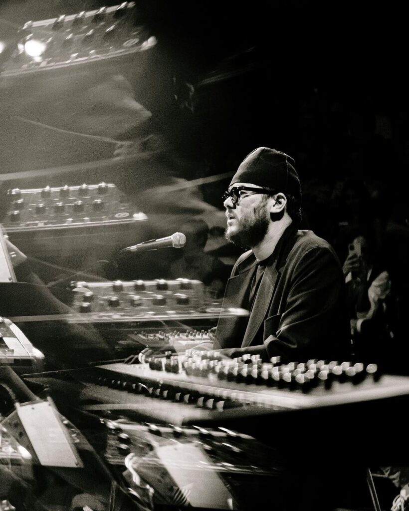 Kamaal Williams é acusado de abuso sexual por três mulheres 1 O tecladista Kamaal Williams, acusado de estupro por três mulheres