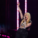 Avril Lavigne anuncia lançamento de disco com os ‘maiores hits’ da carreira