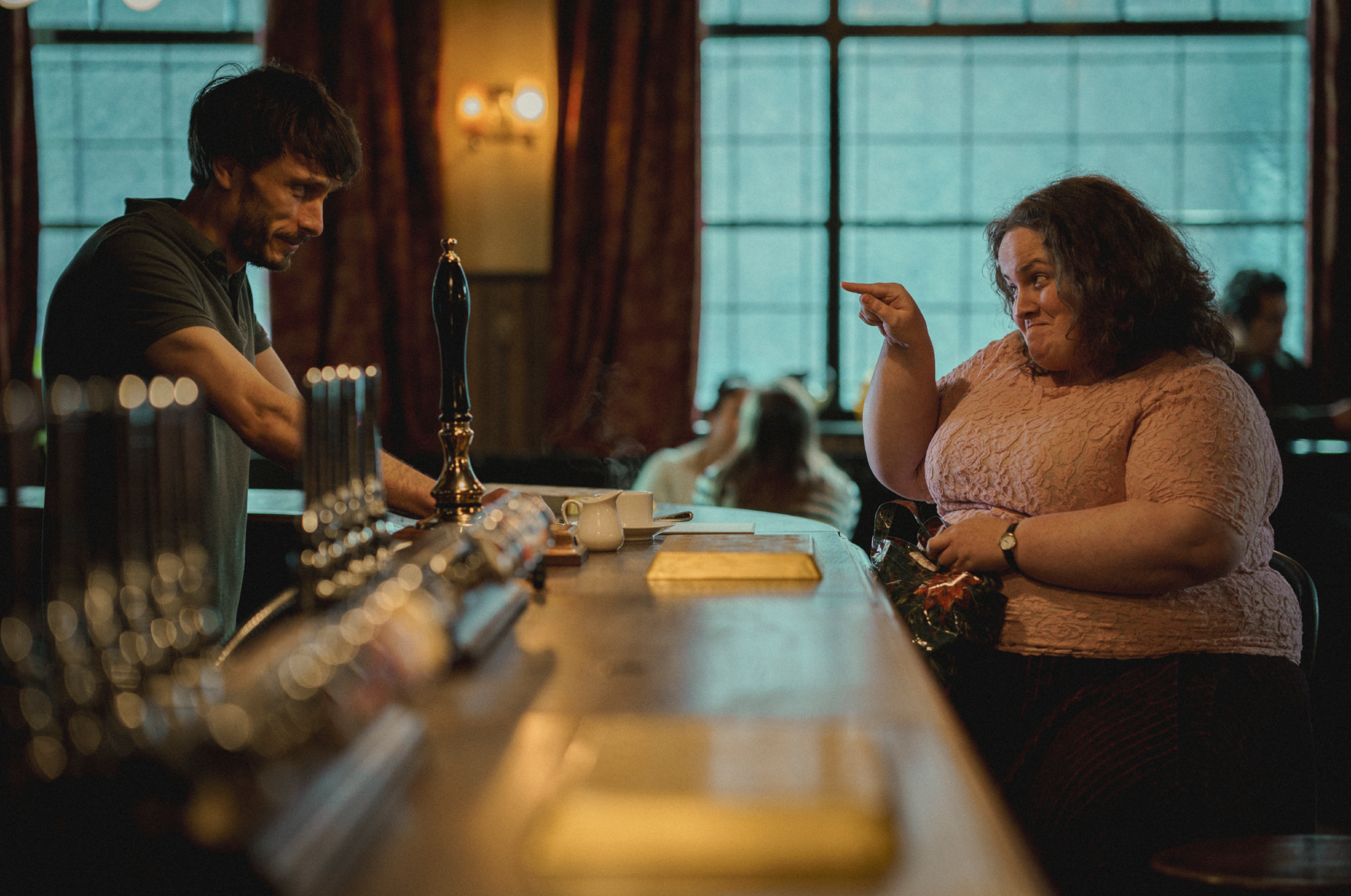 ‘Bebê Rena’: cantores famosos frequentavam bar de série famosa da Netflix