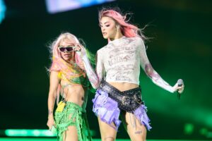 e72d0d06 b3d3 48ed a54c ffa96e72c450