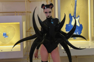 Bambie Thug, participante irlandesa da Eurovision