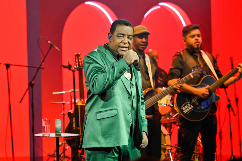 Curadora do Turá explica como é montado o line-up do festival 1 Luiz Carlos, do Raça Negra