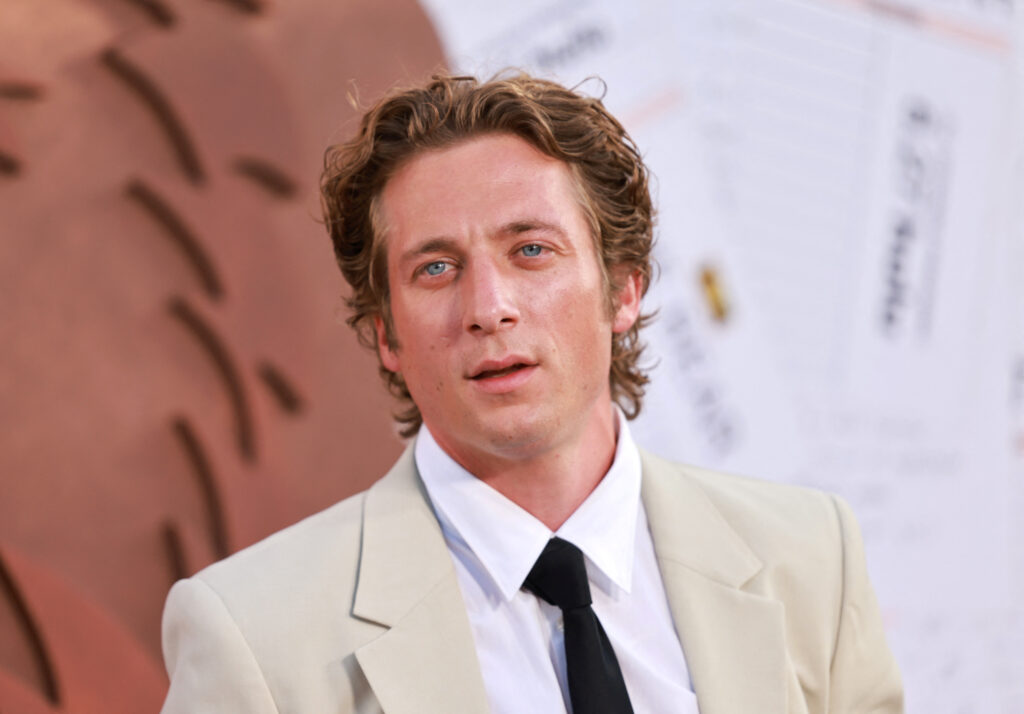 Jeremy Allen White ‘vai tentar’ cantar em filme biográfico de Bruce Springsteen 1 Jeremy Allen White, estrela de 'The Bear'