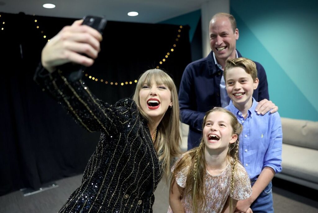 Taylor Swift recebe família real britânica após show em Londres 1 Taylor Swift com a família real britânica