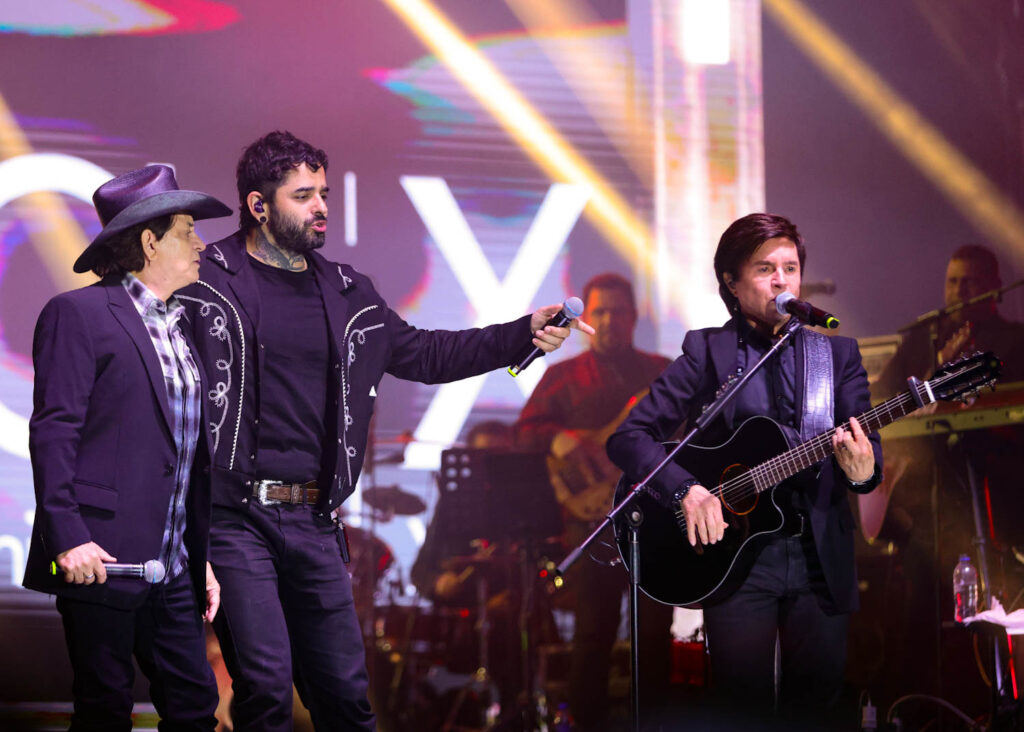 Chitãozinho e Xororó leva clima familiar ao Turá em show com participação da Fresno 1 Brazil News 12