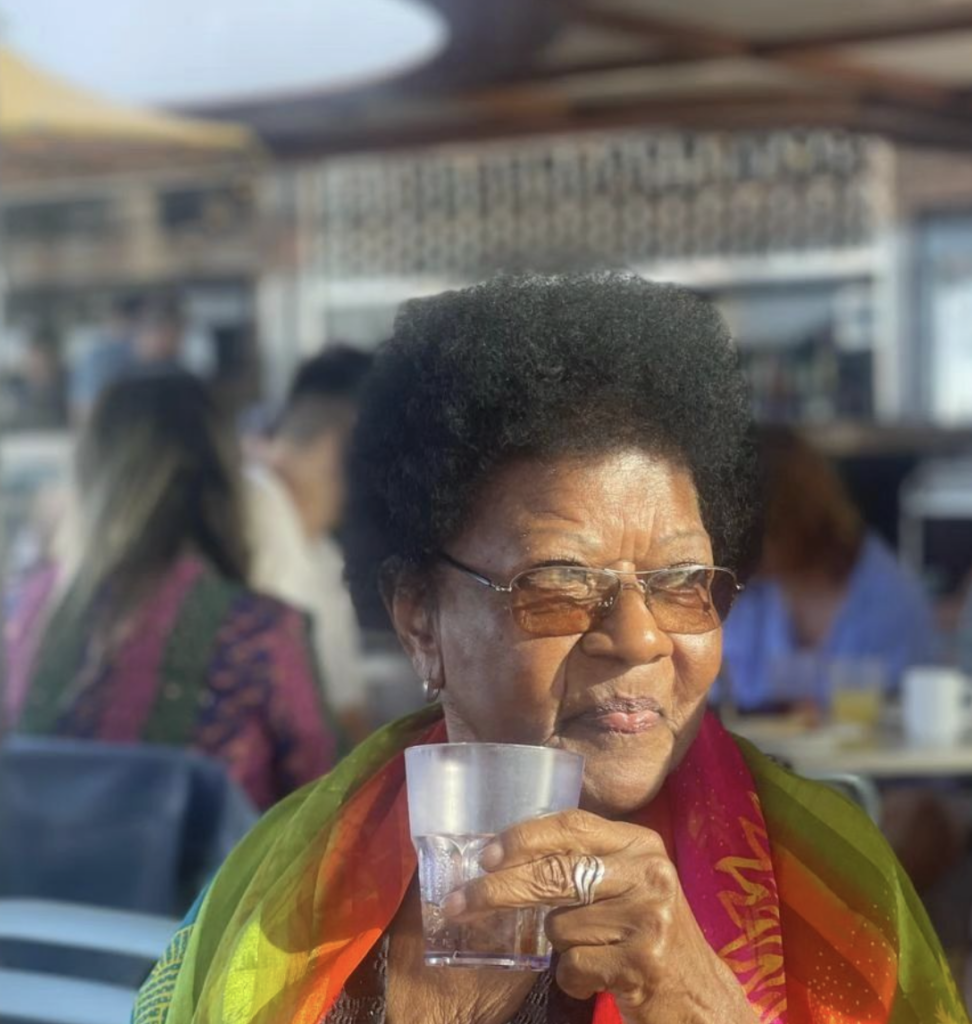 Alaíde Costa teve a história recontada