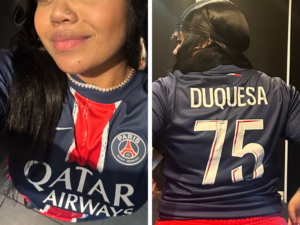 A rapper Duquesa com uma camisa personalizada do Paris Saint-Germain durante ida para o Paris Fashion Week