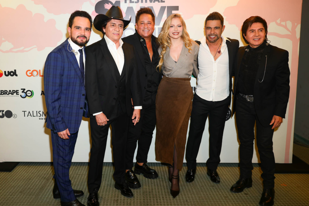 Luciano exalta Luísa Sonza por reunir Amigos em show beneficente 1 Luciano, Chitãozinho, Leonardo, Luísa Sonza, Zezé Di Camargo e Xororó no primeiro dia do Salve o Sul