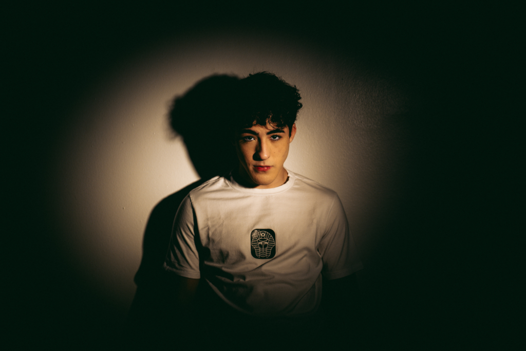 Enzo Rabelo diz que a comparação com seu pai é uma dificuldade 1 Enzo Rabelo é dos jovens nomes do sertanejo