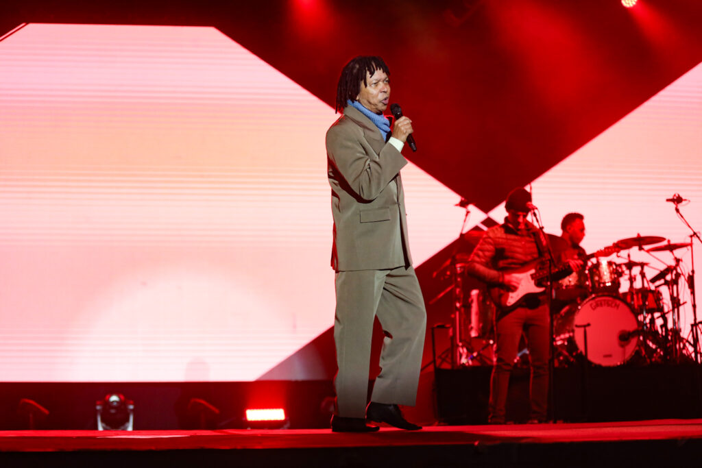 Djavan entrega show dançante no Turá e dedica a ‘todas as minorias’; veja fotos 1 IMG16274