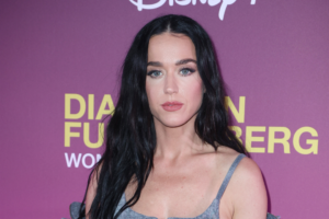 Katy Perry lança seu aguardado novo álbum em setembro