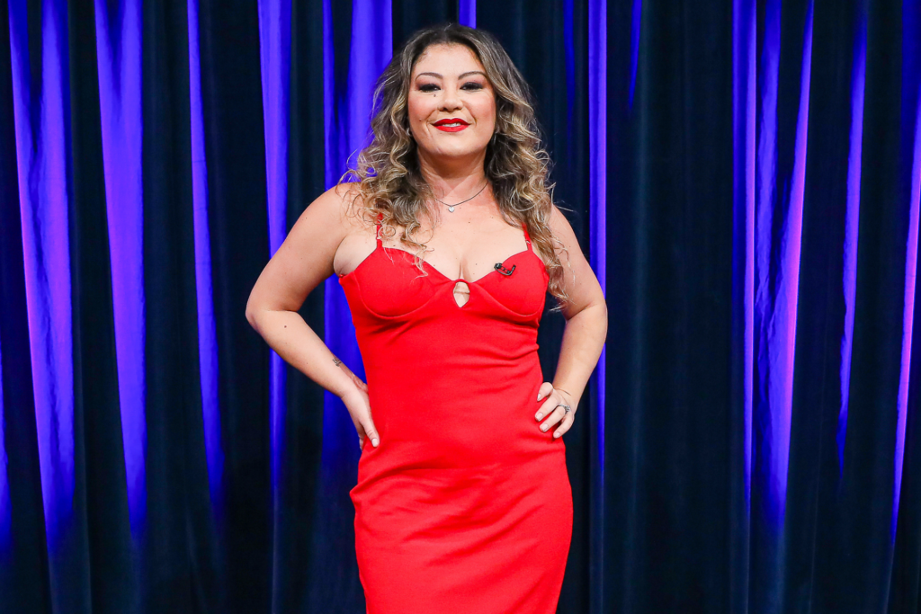 Luka relembra hit: 'Tô Nem Aí virou meu sobrenome' 1 Luka dominou as rádios nos anos 2000 com o sucesso 'To Nem Aí'