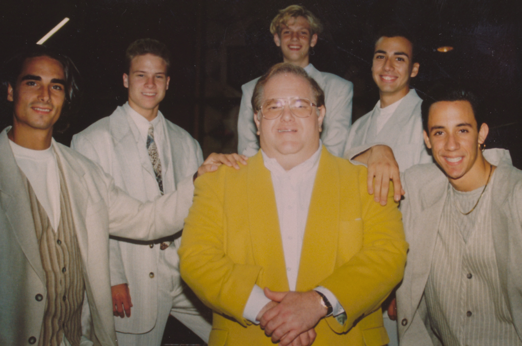 Lou Pearlman: Conheça a história do maior golpista do pop 1 Lou Pearlman com os Backstreet Boys