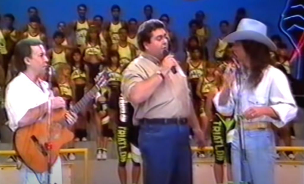 Como briga com Faustão atrapalhou trajetória de Chrystian e Ralf 1 A dupla Chrystian e Ralf durante apresentação no "Domingão do Faustão", em 1989: relação sofreu abalo após "susto" no camarim