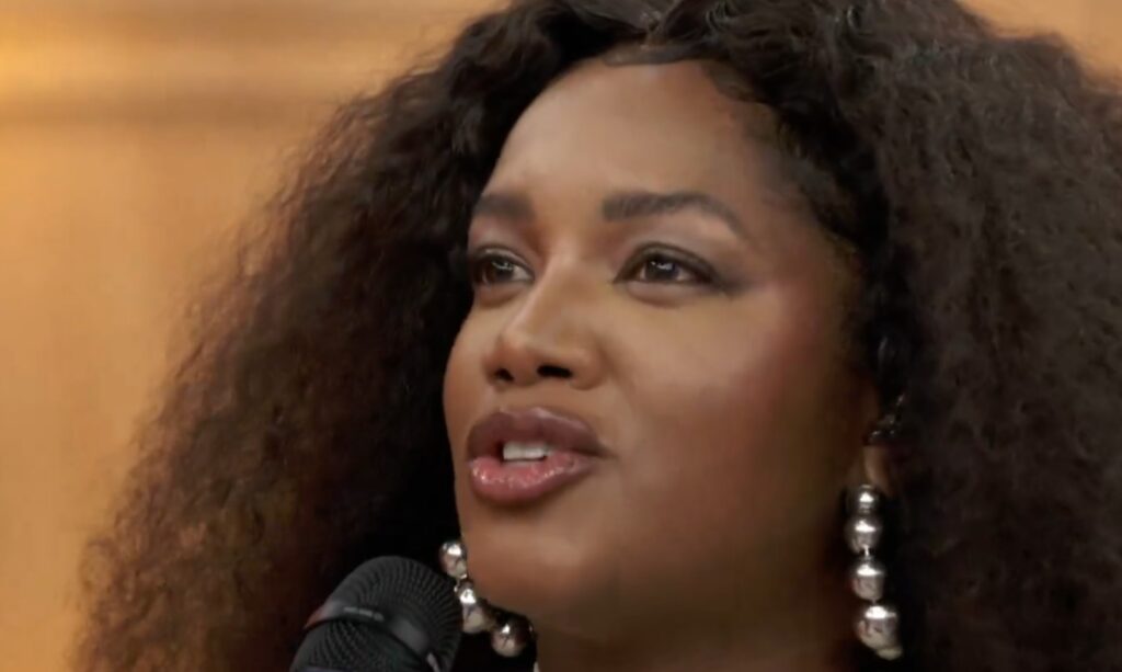 Iza conta como sua rotina de shows mudou após gravidez e dá spoiler do 'Ludsession' 1 iza 1