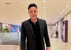 O cantor Vavá, ex-Karametade, viu seus dois filhos contraírem sarna humana