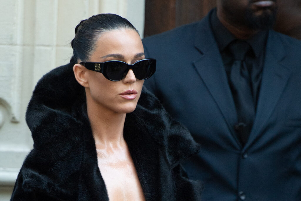 Após críticas, Katy Perry diz que clipe de 'Woman's World' é uma 'sátira' 1 2024 06 26T000000Z 866143611 MT1ABCPR904143009 RTRMADP 3 ABACA PRESS