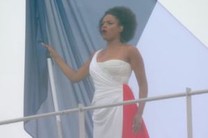 Axelle Saint-Cirel se apresentou na abertura dos Jogos Olímpicos de Paris