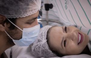 Camila Campos agradece por nascimento da filha