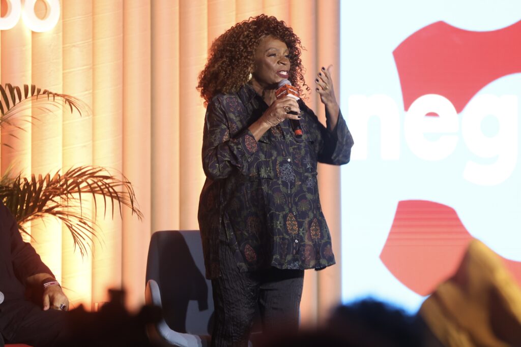 Aos 80, Zezé Motta vê avanço no debate sobre racismo: ‘Estamos na direção certa' 1 FRF 3872