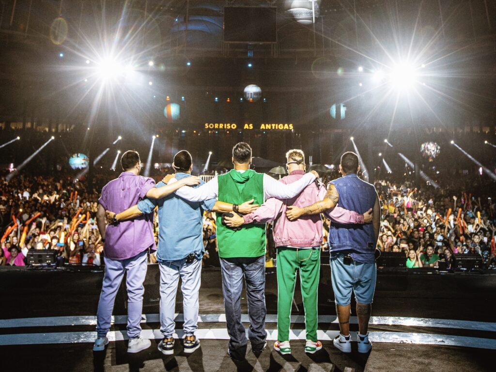 Sorriso Maroto lança projeto gravado em estúdio dos Beatles 1 Sorriso Maroto lota shows pelo Brasil