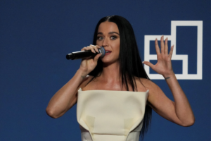 Katy Perry lança seu aguardado novo álbum em setembro