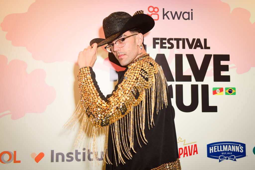 Luan Pereira se emociona com o 2º lugar entre os mais ouvidos: 'Coração acelerado' 1 Luan Pereira é um dos destaques dos charts da Billboard Brasil