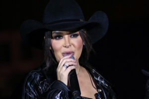 Maraisa faz desabafo durante show em São Paulo