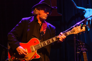 Morre guitarrista Jerry Miller aos 81 anos