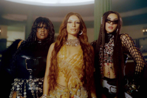 Yseult, Sevdaliza e Pabllo Vittar se uniram em 'Alibi'