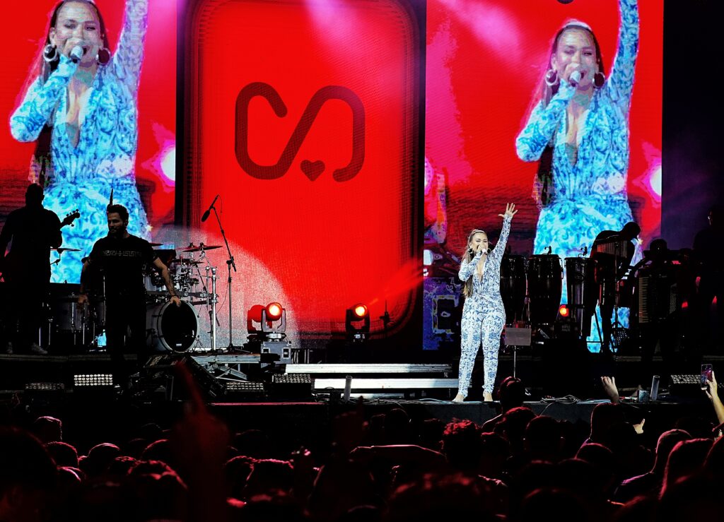 Na carreira solo, Simone Mendes não tem medo de nada 1 Simone mendes 1